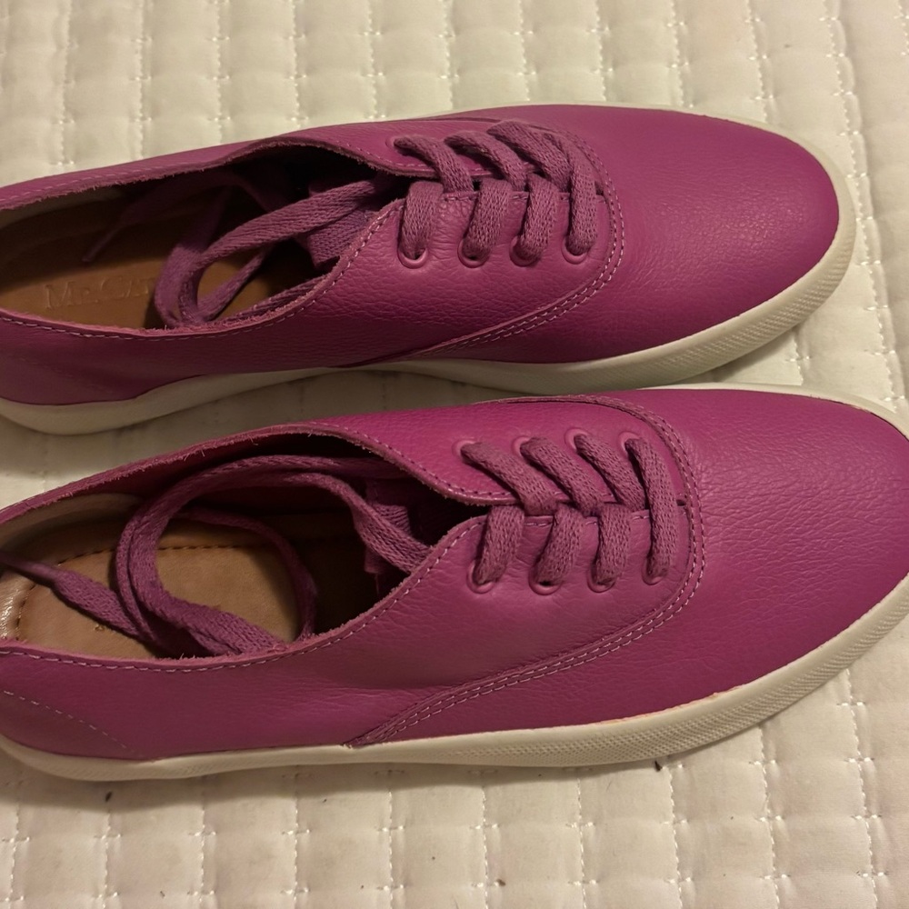 NWOT Purple Leather Women's Lace-Up Sneakers 👟💜